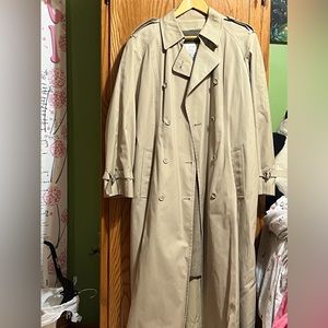 Very warm, long trenchcoat